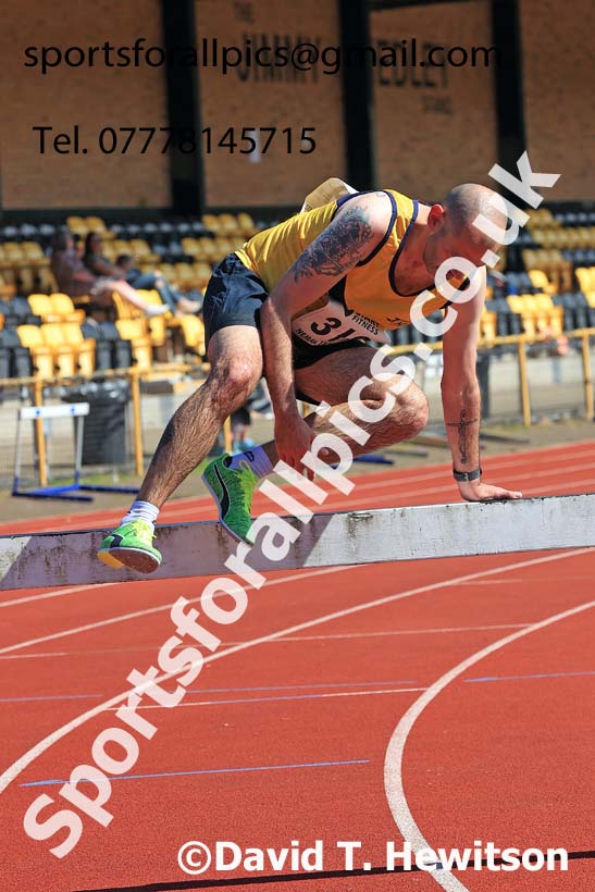 Mens 3000 metres steeplechase, 2024 NE Masters Track and Field Champs., Monkton Stadium, Jarrow.  Photo: David T. Hewitson/Sports for All Pics